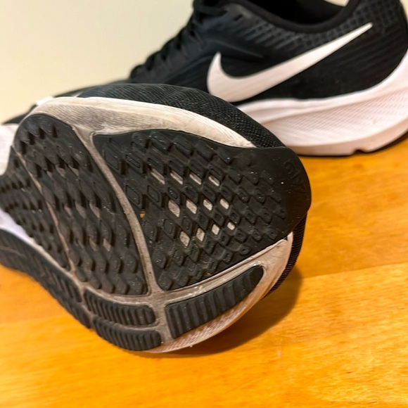 NIKE Air Zoom Pegasus 39 Road Running Men’s 9 Black White Shoes Sneakers - Picture 11 of 14